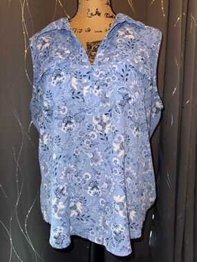 Architect Light Blue Floral Sleeveless V-Neck Blouse